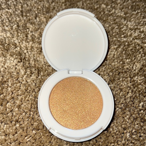 Coloured Raine Other - Coloured Raine Focal Point GlowLighters Pressed Highlighter - Your Treat